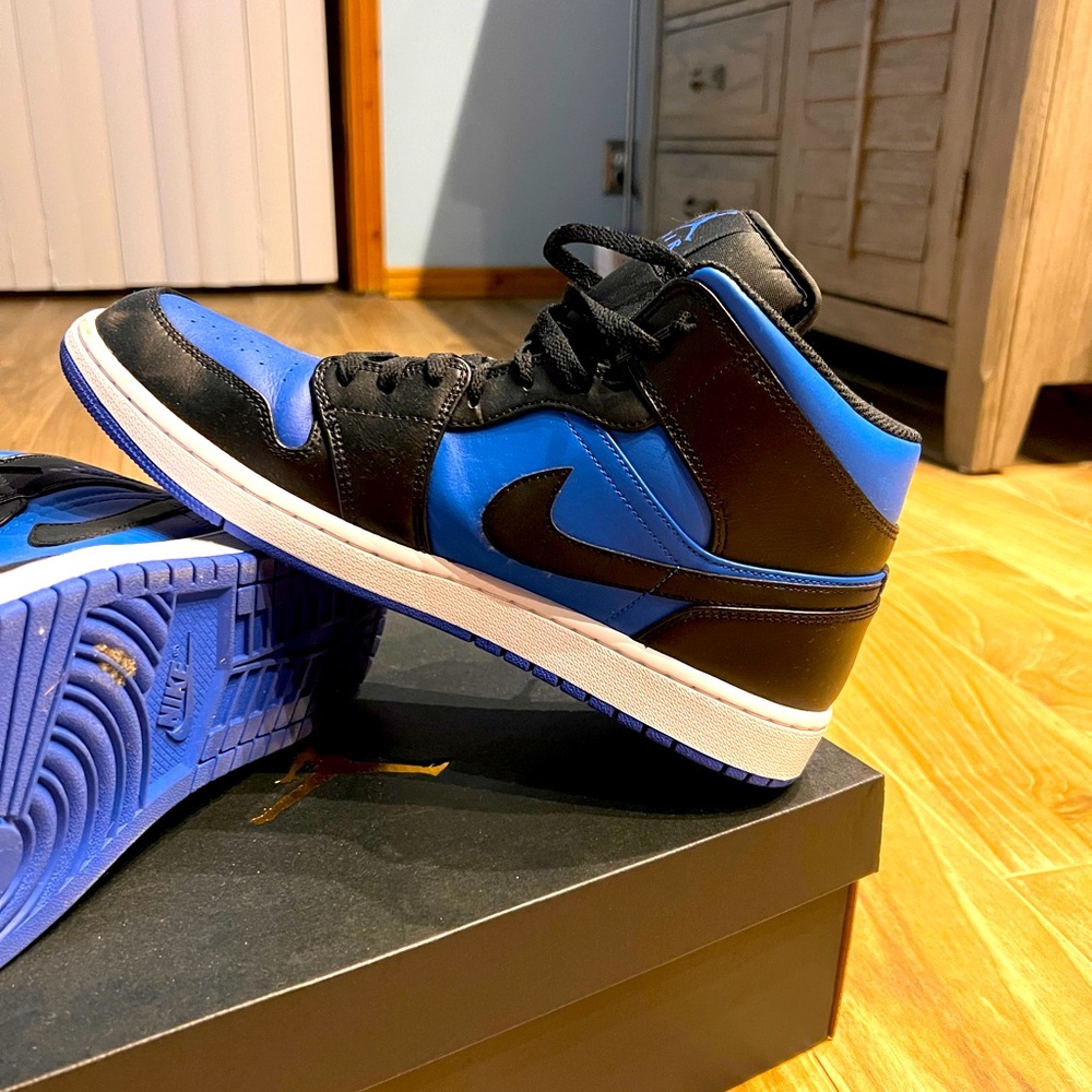 Air Jordan 1 Mid